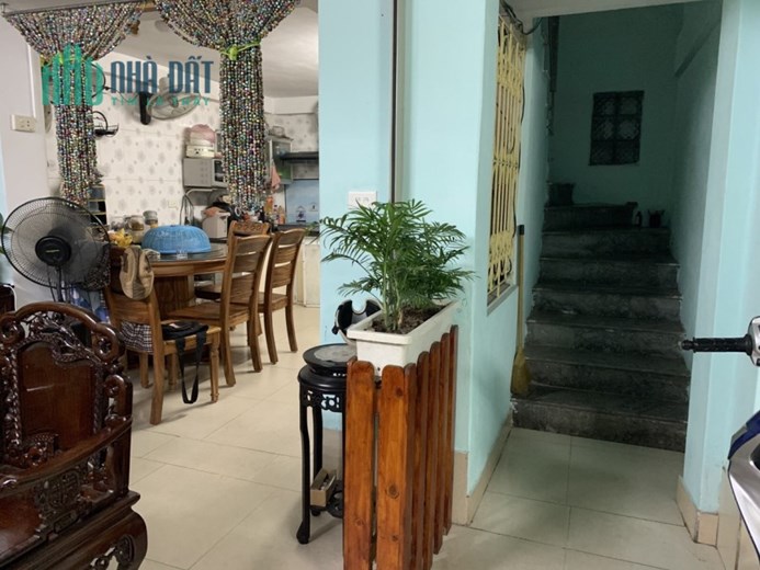 Bán nhà mặt phố Minh Khai, Hai Bà Trưng, kinh doanh khủng 105m, 5, 30 tỷ, Lh 0902253303