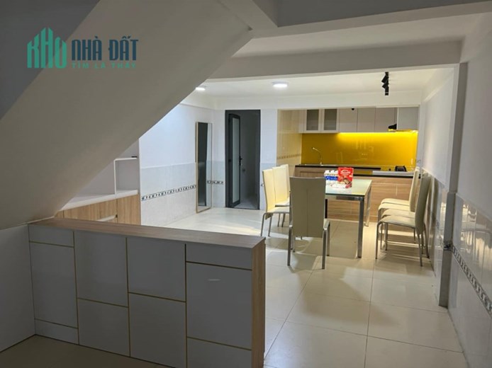 Hẻm ô tô 10m, 3 Tầng, 4X17m, Ung Văn Khiêm p25 Bình thạnh