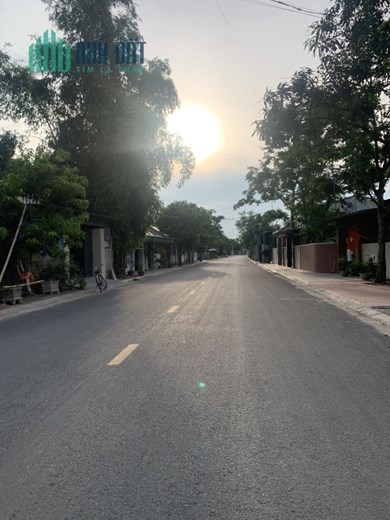 Bán đất 86m2 có nhà cấp 4, mặt đường Cao Xuân Huy kéo dài, Tp Vinh