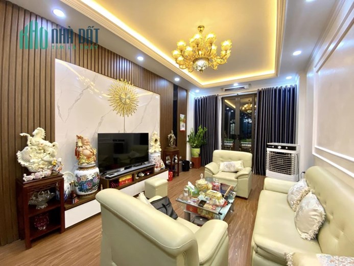 Bán nhà Nguyễn Sơn, Phân Lô, Ô tô, TM, 75 m2, 5T, nhĩnh 11 tỷ.