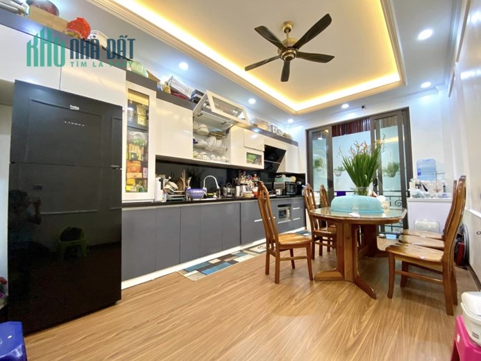 Bán nhà Nguyễn Sơn, Phân Lô, Ô tô, TM, 75 m2, 5T, nhĩnh 11 tỷ.