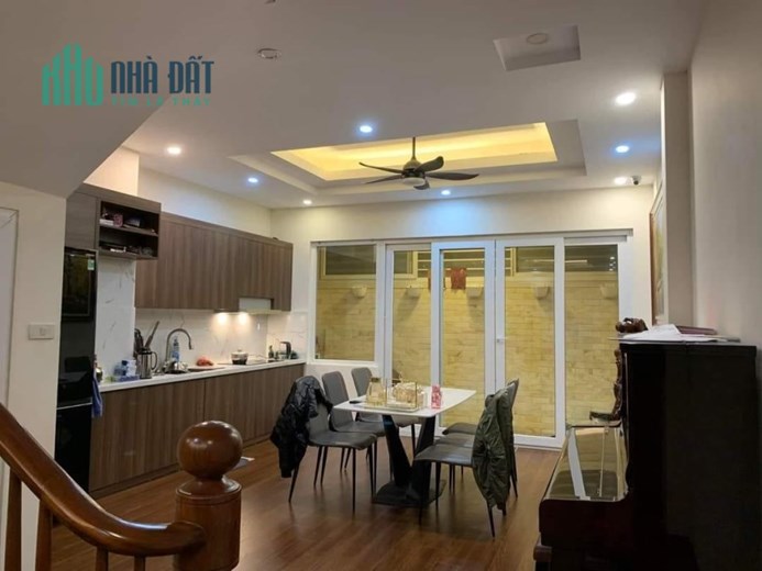 Bán nhà Nguyễn Lương Bằng Đống Đa, ô tô đỗ đỗ cổng, kinh doanh, DT38m x 3t, MT4.5m, chỉ Nhỉnh 4 tỷ
