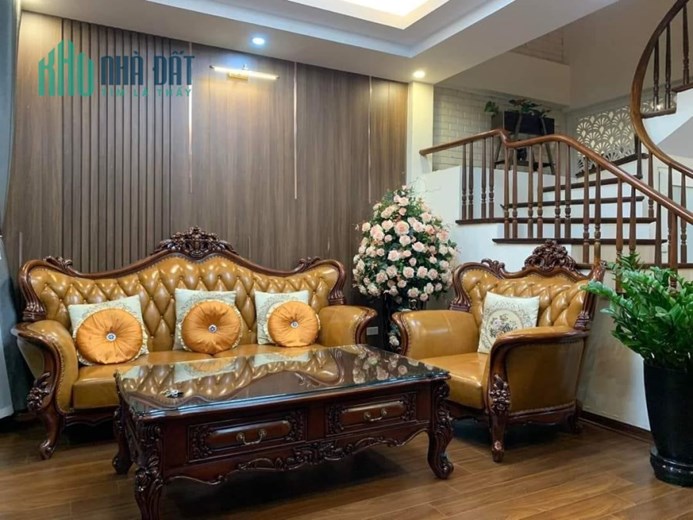 Bán nhà Nguyễn Lương Bằng Đống Đa, ô tô đỗ đỗ cổng, kinh doanh, DT38m x 3t, MT4.5m, chỉ Nhỉnh 4 tỷ