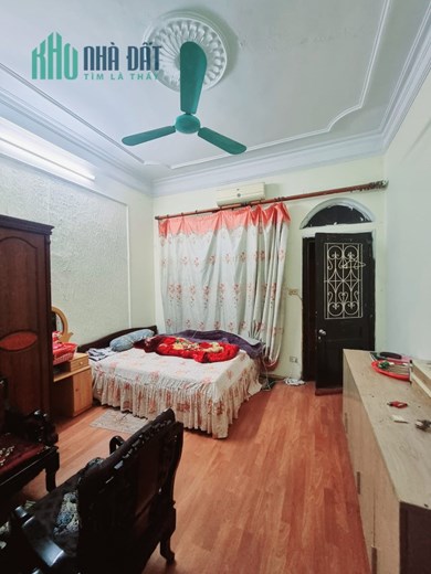 Bán nhà ngõ 69 Hoàng Văn Thái 65m x 5 tầng, mt: 4.3m, sổ nở hậu