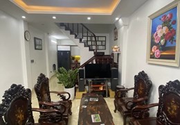 NHÀ ĐẸP Ở NGAY DỊCH VỌNG HẬU, MỎ VÀNG CHO THUÊ-5T X 35M2, NHỈNH 5 TỶ