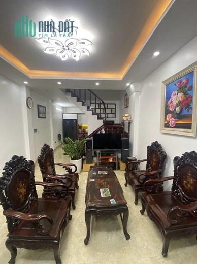 NHÀ ĐẸP Ở NGAY DỊCH VỌNG HẬU, MỎ VÀNG CHO THUÊ-5T X 35M2, NHỈNH 5 TỶ