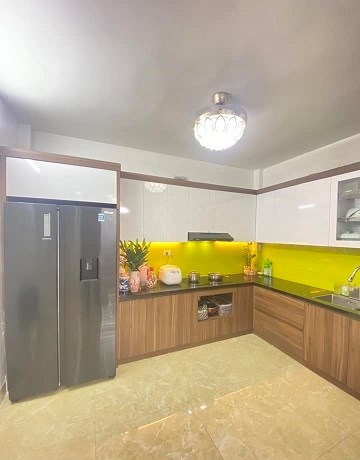NHÀ ĐẸP Ở NGAY DỊCH VỌNG HẬU, MỎ VÀNG CHO THUÊ-5T X 35M2, NHỈNH 5 TỶ
