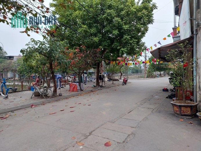 Nhỉnh 2 tỷ có ngay mảnh đất đẹp Liên Mạc, nở hậu xe tải, kinh doanh