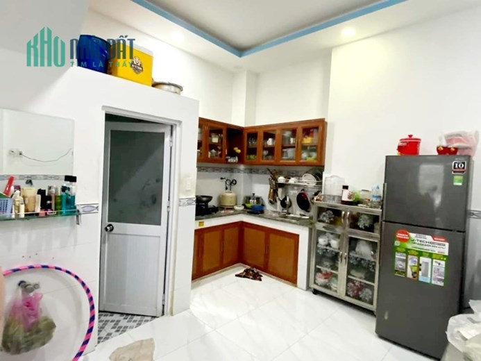 Bán nhà mới 4 tầng BTCT Lò Gốm Quận 6 HXH 38m2 4PN chỉ 4.99 tỷ thương lượng