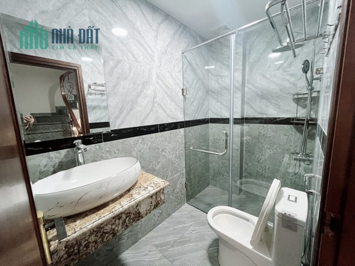 Bán nhà 5 tầng 6PN phố Yên Hòa, DT 48m2 chỉ 80m ra mặt phố