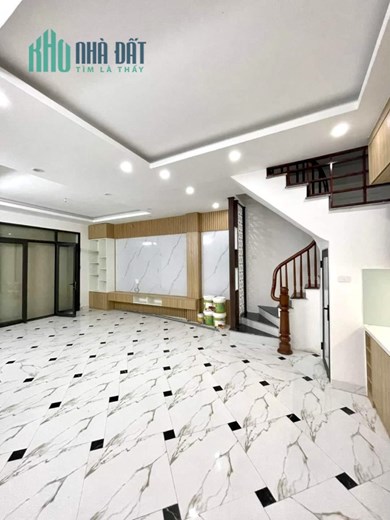 Bán nhà Tân Mai, 55m x 4 tầng, 5.2 tỷ, lô góc, ô tô đỗ cổng