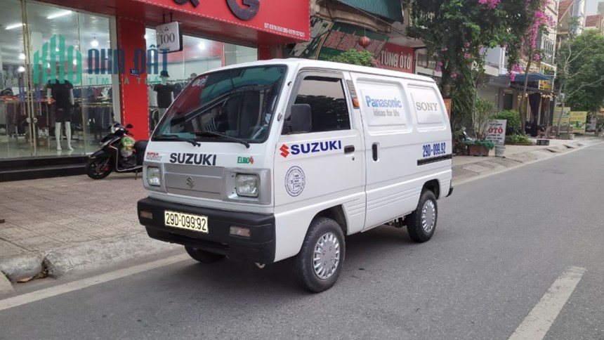 Gia  đình  cần  bán gấp Xe Tải  van  suzuki  2015 chạy  hơn  3 vạn đẹp  zin  nguyên bản  Hưng  Hà -