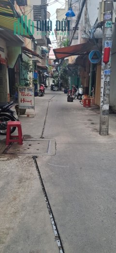 Bán nhà 3 tầng BTCT HXH Lãnh Bình Thăng Quận 11 30m2 chỉ 4 tỷ 99 giá rẻ.