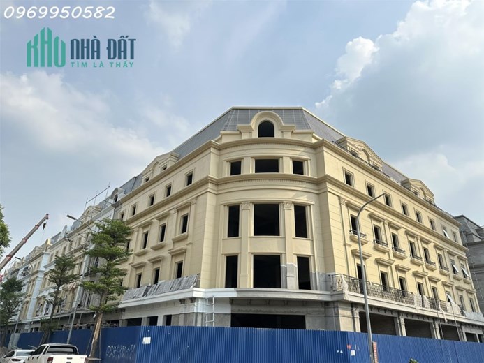 Liền kề kinh doanh tốt, 214 Nguyễn Xiển, 115m2, 6x14m, 5,5 tầng, mặt đường 30m