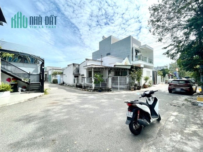 Căn góc 2 mặt tiền DT: 5 x 15m, tổng 56.2m2 đường Lê Duẩn- TP. Bà Rịa