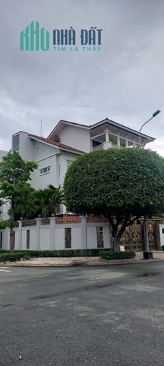 BÁN BIỆT THỰ  TO BỰ DIỆN TÍCH KHỦNG 343M2 DƯƠNG CÁT LỢI QUA CẦU LÀ PHÚ MỸ HƯNG Q7 

Diện tích