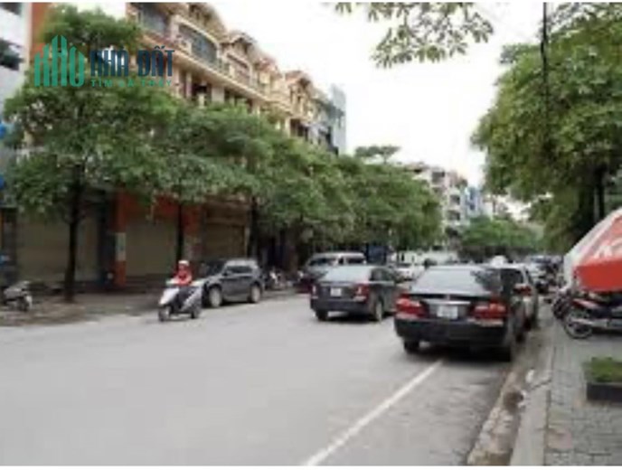 Bán nhà Hà Đông. Ô tô cửa. Mặt tiền thoáng rộng. 