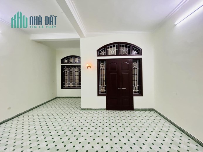 Bán nhà Hà Đông. Ô tô cửa. Mặt tiền thoáng rộng. 