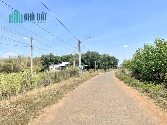 Bán 1338.8m2 đất Mặt Tiền đường Lê Văn Một-TT.Đất Đỏ