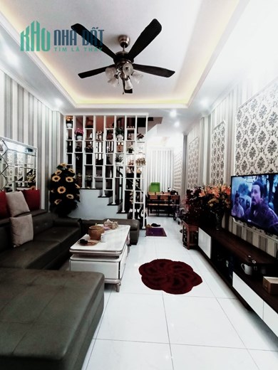 Bán nhà 89m2 phố Âu Cơ, Tây Hồ Dân xây 12 ngủ 10m Ô tô dừng đỗ 7.4 Tỷ