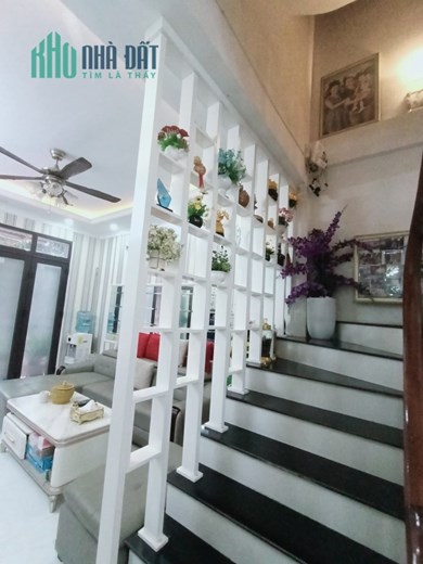 Bán ngôi nhà 89m2 phố Âu Cơ, Tây Hồ Dân xây 12 phòng 10m Ngõ Ô tô tránh 7.4 Tỷ