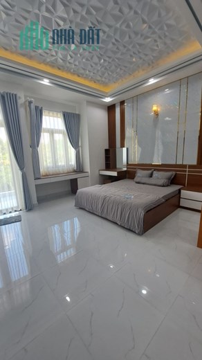 NHÀ ĐƯỜNG SỐ 49, TÂN QUY, TRUNG TÂM QUẬN 7, 4 tầng, 4.5X20m, LỘ TRƯỚC NHÀ 10M, CÓ VỈA HÈ, 13 TỶ