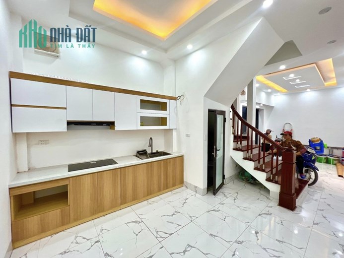 BÁN NHÀ HOA BẰNG 42M2 X 5T, 1 NHÀ RA PHỐ - Ở ĐẲNG CẤP 5.9 TỶ