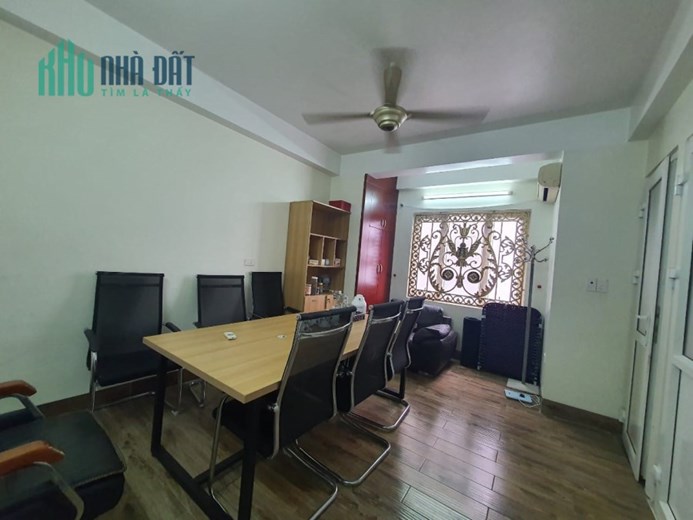 Bán ngôi nhà 55m2 phố Âu Cơ, Tây Hồ Gara Ô tô Vỉa hè rộng Kinh doanh tốt 6.9 Tỷ