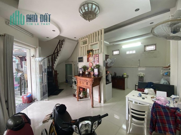 Cần tiền kinh doanh Bán Gấp Biệt Thự 4 tầng khu VIP quận 2. DT 350M2 đường 16m giá 17,5 tỷ.
