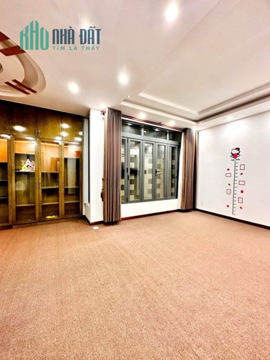 Bán Biệt Thự Bàu Cát, Víp Tân Bình, 148m2, Ngang Khủng 8m, 4 Tầng Mới Tinh, Nhỉnh 24 Tỷ TL.