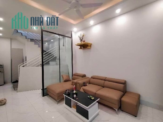 CẦN BÁN NHÀ ĐỊA CHỈ: Quận Long Biên Hà Nội