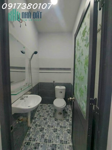 Bán nhà 2 lầu xây mới 3 phòng ngủ ,sang trọng tai đường lạc long quân phường 3 quận 11