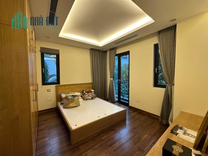 Bán biệt thự đơn lập KĐT Dịch Vọng, Mặt phố, Kdoanh, 200m2, MT 14m, 59 tỷ