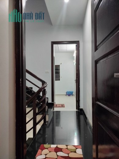 Nhà Lạc Trung, cạnh Phân Lô, nhà thoáng, DT45m2, giá 3.85 tỷ.