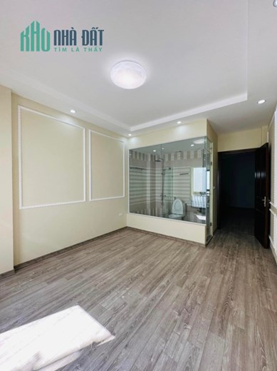Nhà đẹp ở ngay Nguyễn Khang Cầu Giấy 40m 5 tầng mặt tiền thoáng gần ô tô gần phố nhỉnh 5 tỷ lh