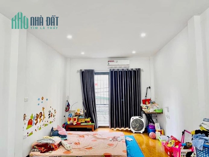 Bán nhà riêng Lĩnh Nam Hoàng Mai giá rẻ 4 tỷ 40m2 -Ô TÔ vào nhà