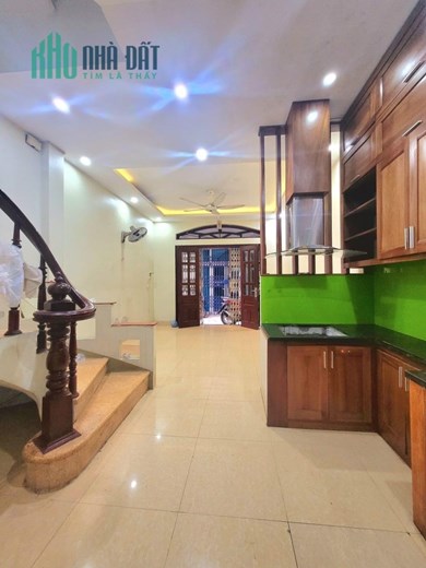 Bán nhà 203 Kim Ngưu - 37m2x5T, 3PN, vài bước ra đường ô tô, bagac đỗ cửa