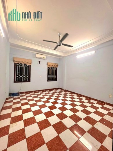 Bán nhà 203 Kim Ngưu - 37m2x5T, 3PN, vài bước ra đường ô tô, bagac đỗ cửa