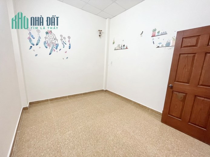 Nhà bán hẻm 184 đường Âu Dương lân P3Q8 - Giá : 4 Tỷ 250 Triệu (TL)