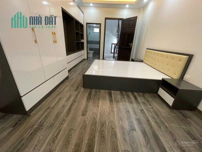 Còn 1 căn duy nhất đường DƯƠNG QUẢNG HÀM, CẦU GIẤY. 38m2 x 5 tầng, trước nhà rộng 3m. 4,95 tỷ
