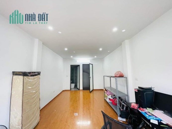 Bán nhà Lĩnh Nam, Hoàng Mai, ô tô đỗ cửa, kinh doanh, 5 tầng 3 ngủ , hơn 4 tỷ