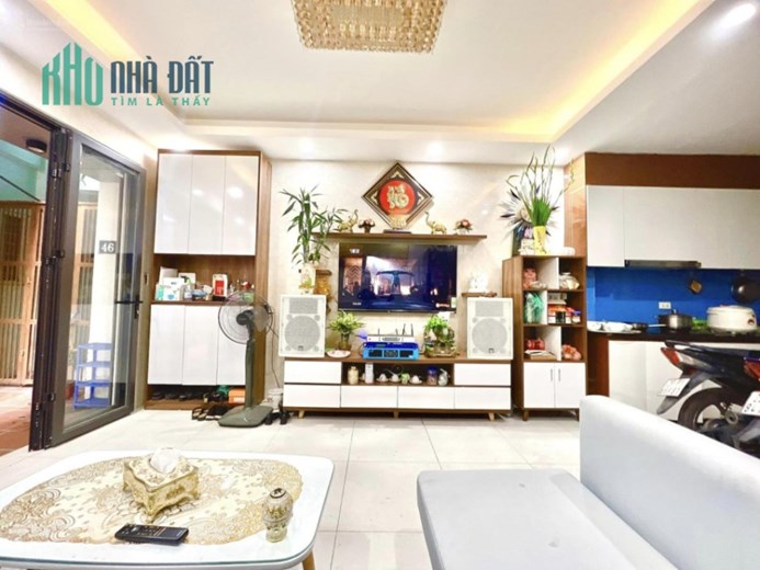 Bán nhà trung tâm Cầu Giấy 36 m2 x 5 tầng xây mới, ô tô cách nhà 15m, gần ĐH Quốc gia 4,95 tỷ