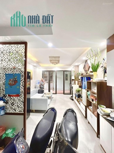 Bán nhà trung tâm Cầu Giấy 36 m2 x 5 tầng xây mới, ô tô cách nhà 15m, gần ĐH Quốc gia 4,95 tỷ