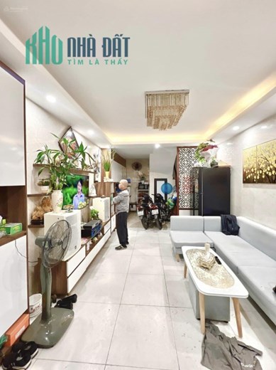 Bán nhà trung tâm Cầu Giấy 36 m2 x 5 tầng xây mới, ô tô cách nhà 15m, gần ĐH Quốc gia 4,95 tỷ