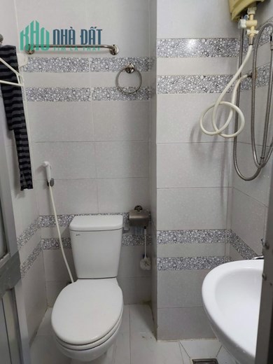 HOT!!! Cần Bán Gấp Nhà Phố 4 PN,3 WC - Giá Tốt Vị Trí Tại Quận Bình Tân, TP HCM
