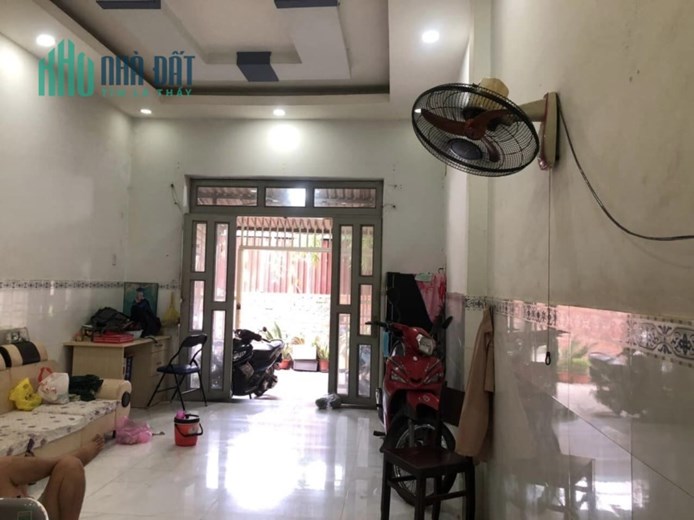 BÁN ĐẤT TẶNG NHÀ-100M2-CÁCH ĐƯỜNG LÊ LỢI, HÓC MÔN CHỈ 20M-HẺM 4M THÔNG RA SONG HÀNH.