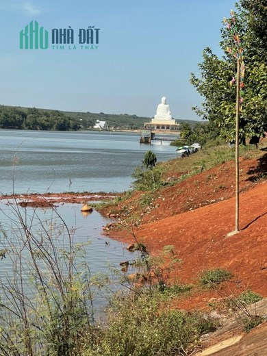 Đất nhà em bán có 3 đến 4tr /1m2. Còn đất người ta bán đã lên tới 15tr đến 20tr /1m2 rồi. Tại đường