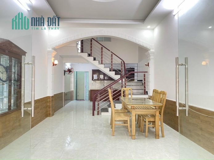 Bán nhà phố Thiên Lôi, diện tích 63m 4 tầng sân cổng, GIÁ vô địch 2.38 tỉ