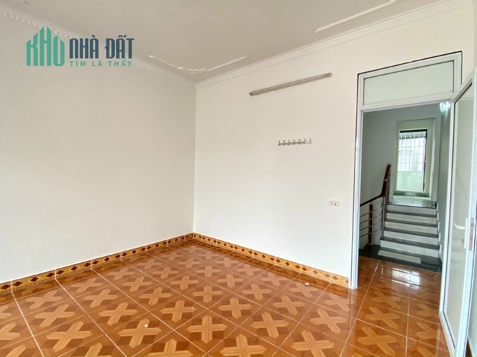 Bán nhà phố Thiên Lôi, diện tích 63m 4 tầng sân cổng, GIÁ vô địch 2.38 tỉ