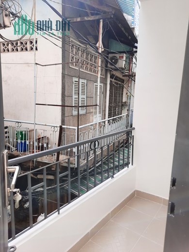 NHÀ DIỆN TÍCH LỚN - NGANG LỚN - GẦN MẶT TIỀN - HẺM RỘNG, THÔNG - CHỈ 4 TỶ.